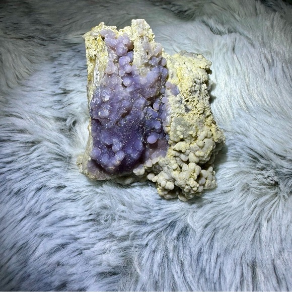 Grape‎ agate cluster - Picture 1 of 4